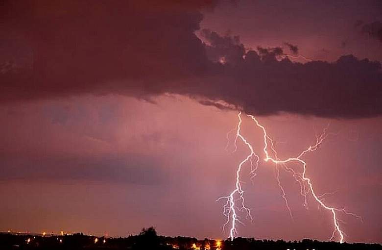 Ostrzeżenia meteorologiczne: Silny deszcz z burzami