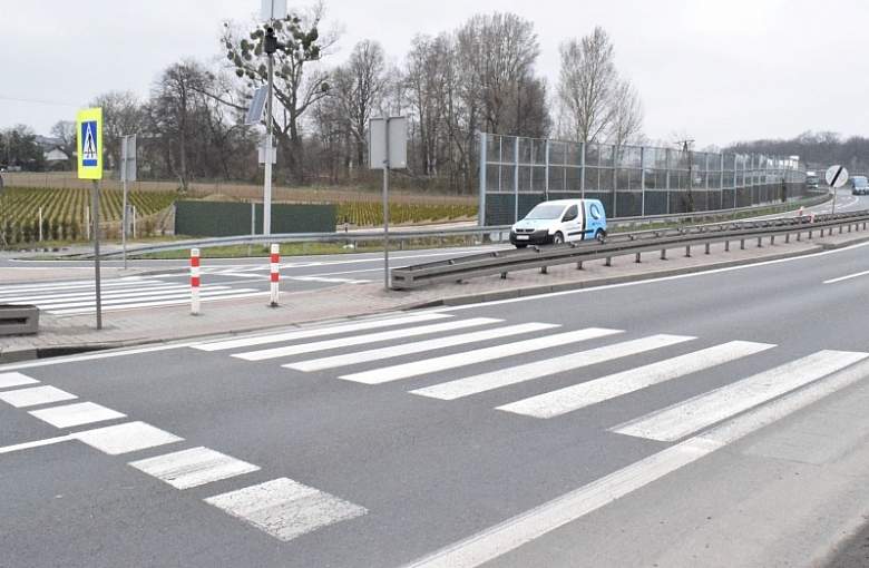 DK1: Jedno przejście do likwidacji, inne z sygnalizacją