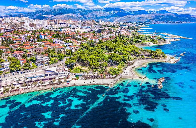 miasto split widok z lotu ptaka plaze chorwacja
