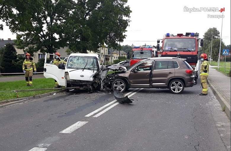 Czołowe zderzenie w Kobiórze